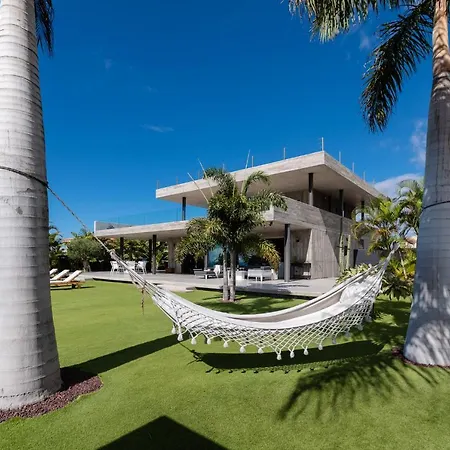 Karat Atelier De La Vega * 아데제