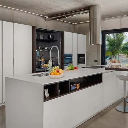 Karat Atelier De La Vega * أذيخي