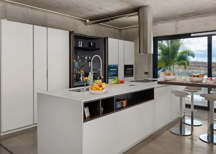 Karat Atelier De La Vega * أذيخي