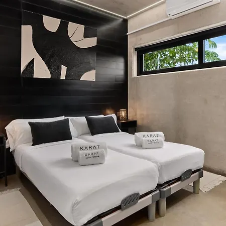 Karat Atelier De La Vega Βίλα *